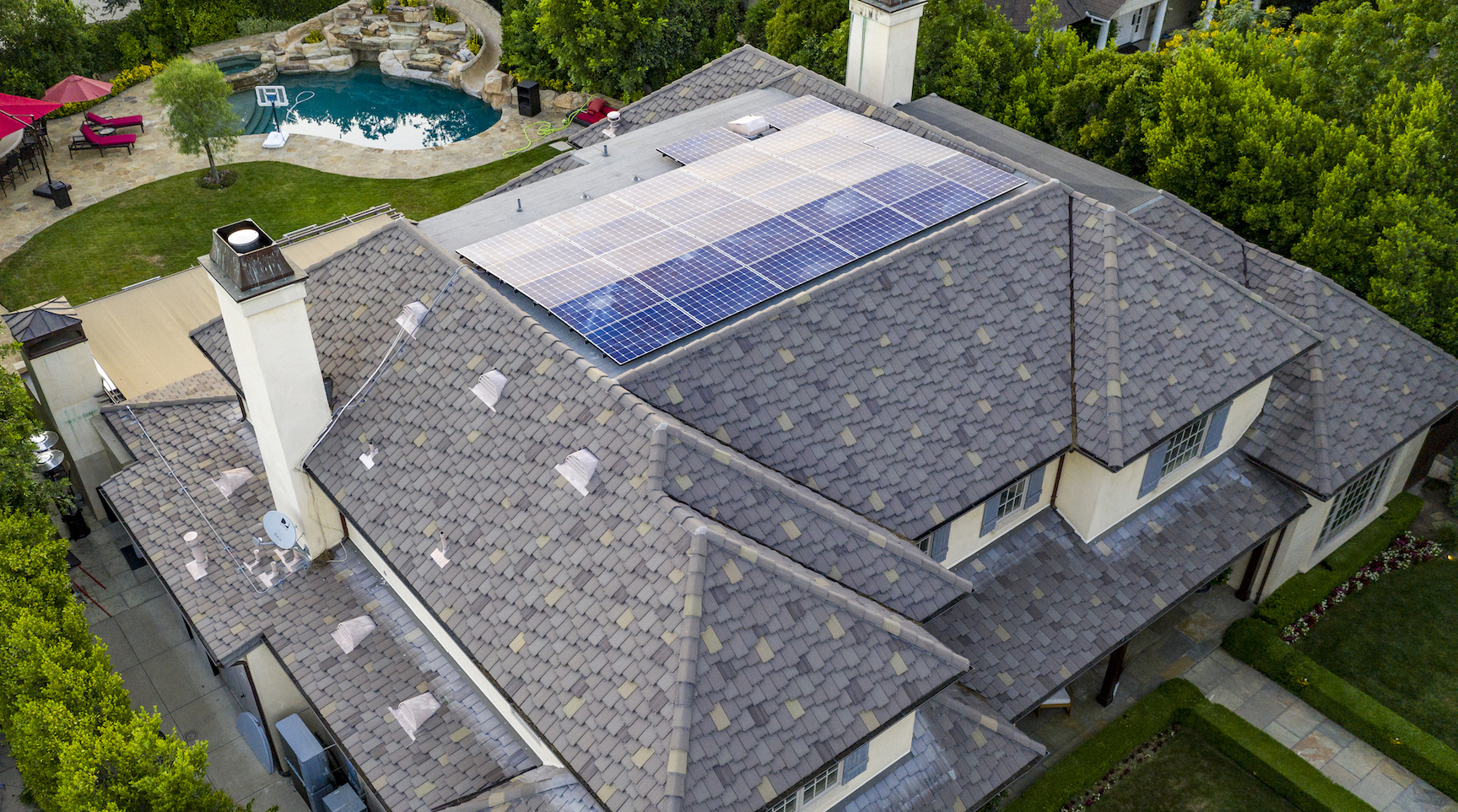 What to Look for in Residential Solar Panels and the Company that Installs Them