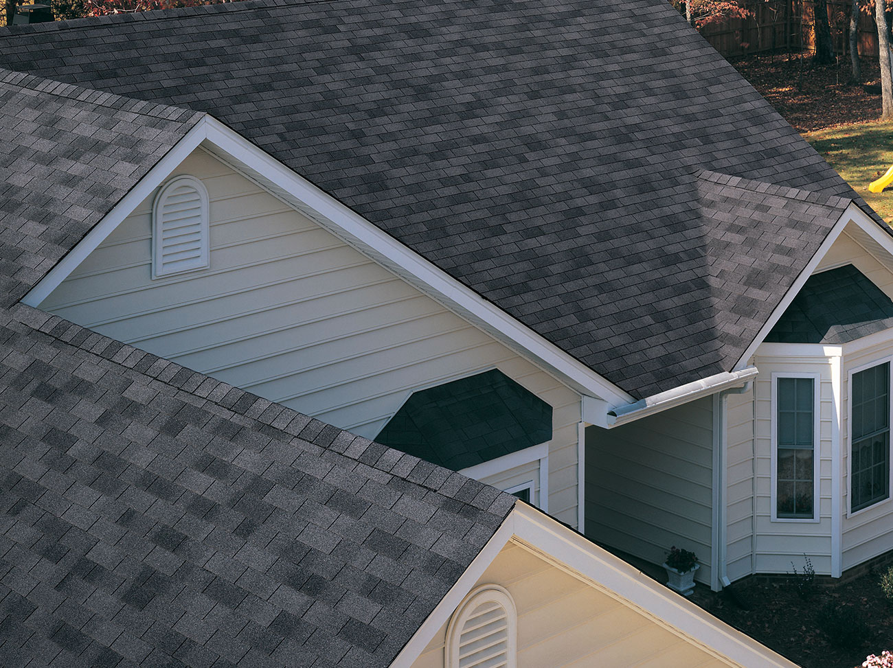 GAF vs. CertainTeed Roofing Shingles: What’s the Difference?