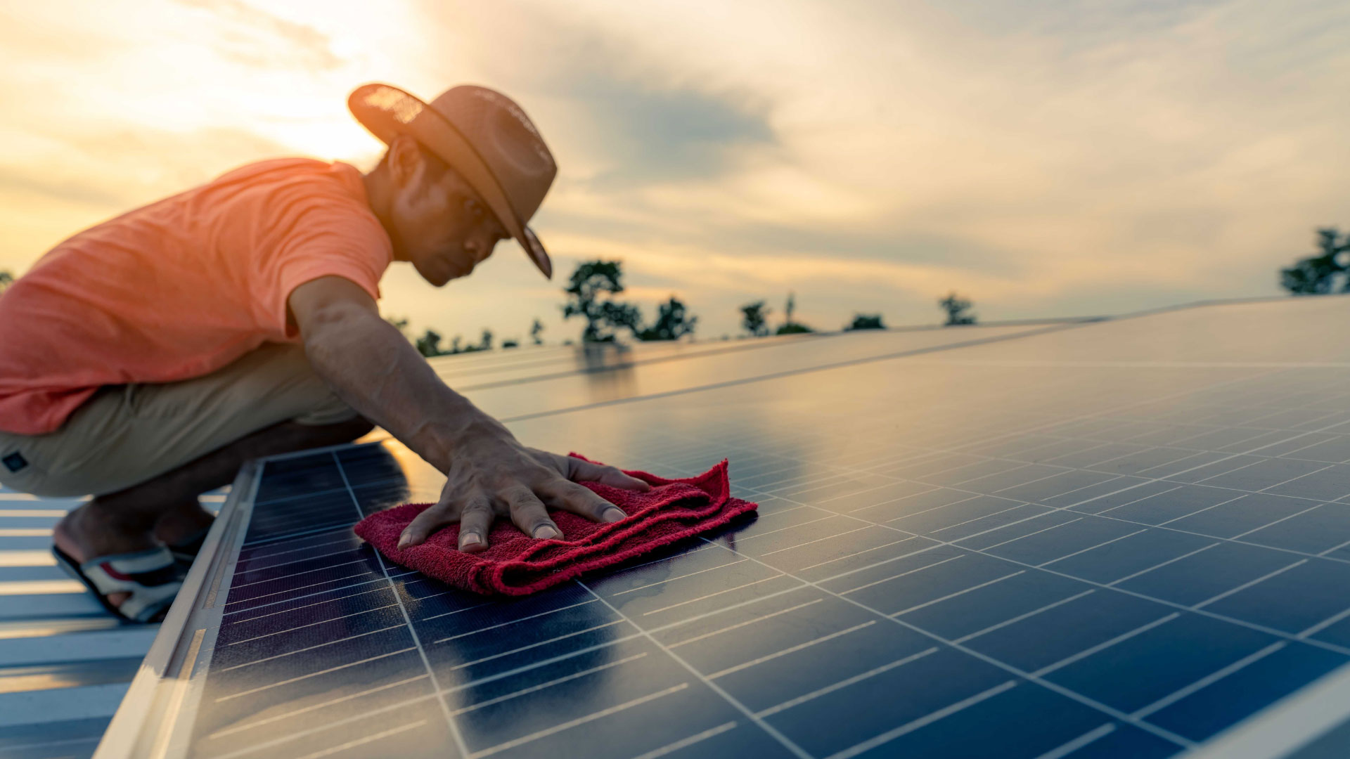 Why Keeping Solar Panels Clean Is Crucial for Efficiency